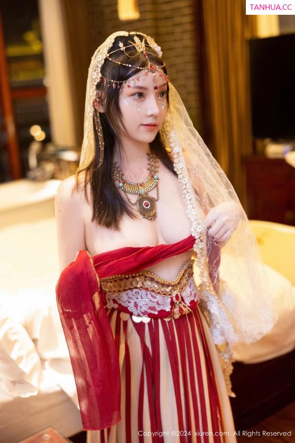 豆瓣酱  [XiuRen]高清写真图 2024.04.07 No.8349 豆瓣酱 美乳性感第77张图片